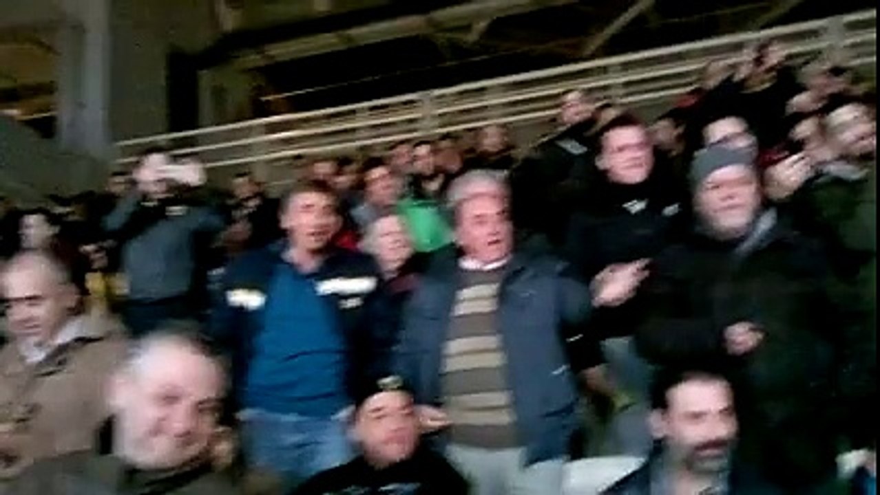 Πρόταση γάμου στο γήπεδο