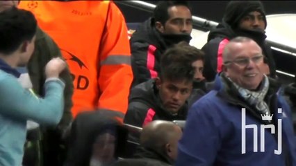 Neymar s'embrouille avec un fan de Manchester City