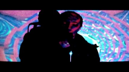 Elesy KING : Une poussière dans le noir