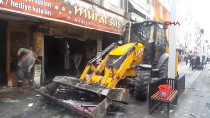 Sakarya Hediyelik Eşya Dükkanı Yandı, 6 Kişi Dumandan Etkilendi