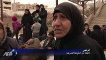 خارجون من حصار الغوطة الشرقية قرب دمشق يروون معاناتهم مع الحرمان