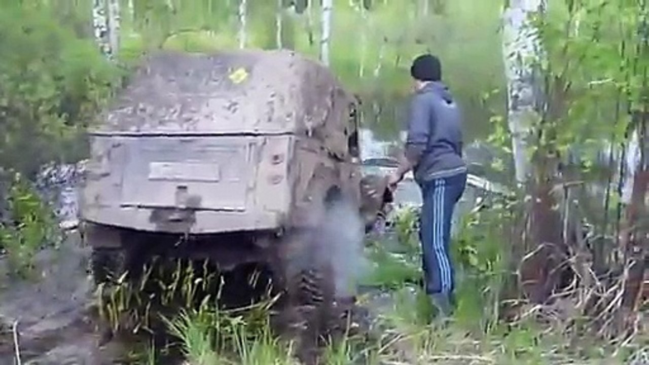 FAIL : Un débile lave son 4x4