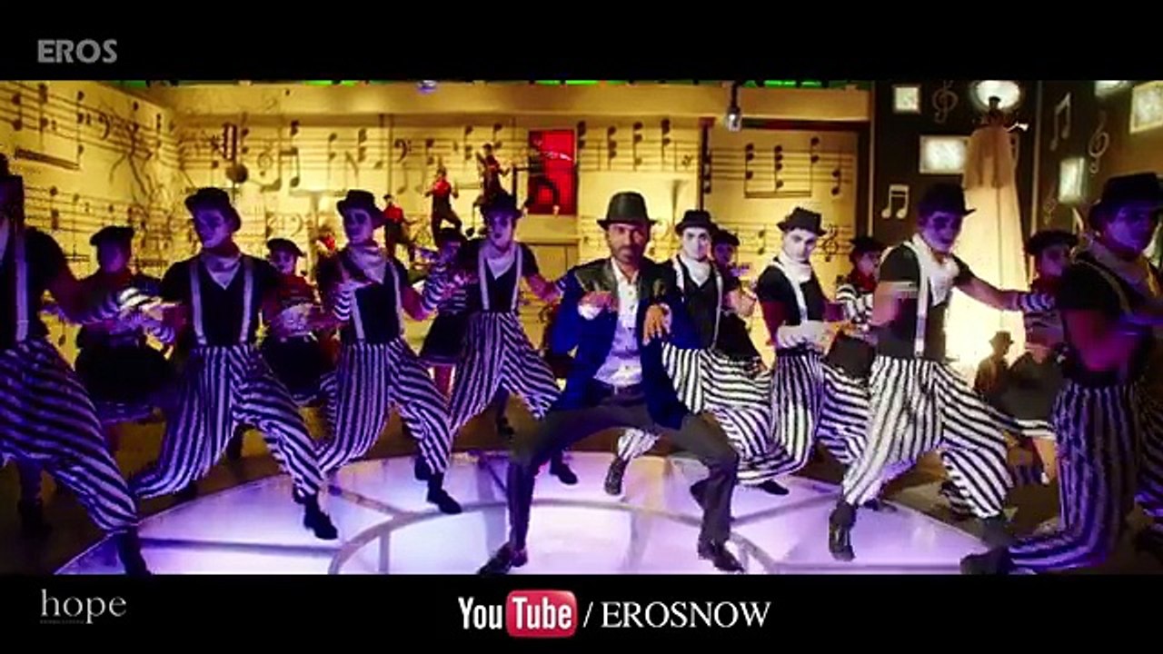 Sha_Sha_Sha_Mi_Mi_Mi_Official_Full_Video_Song___SHAMITABH___Amitabh_Bachchan,_Dhanush,_Akshara