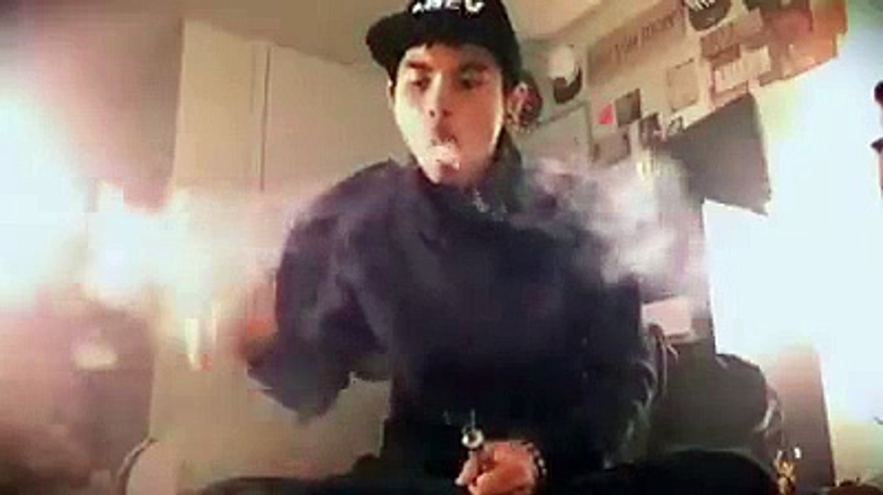 Thai Smoking its Awesome Must Watch..