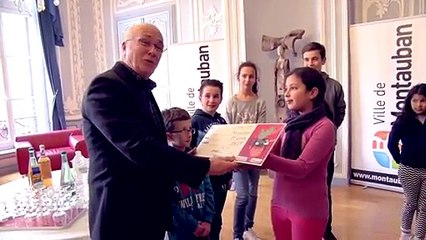 Le Conseil Municipal Jeunes remet un chèque à l’Unicef