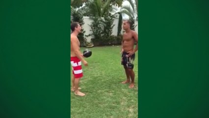 Difícil! Pedrinho tenta convencer Felipe a treinar para Showbol