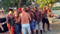 Salsa suelta et meneo pour les filles à la plage en Fevrier 2015