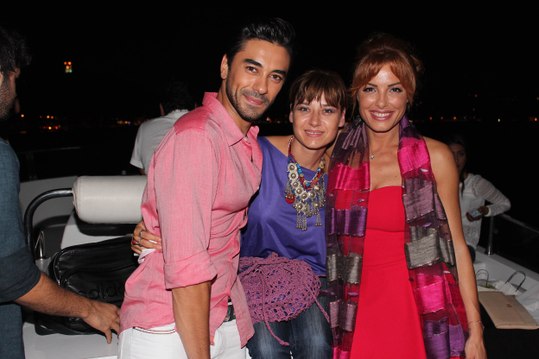 Kocamın Ailesi JENERİK MÜZİK Piyano DİZİ FİLM MÜZİĞİ Üye Girişi Güncel Playlist , Fox