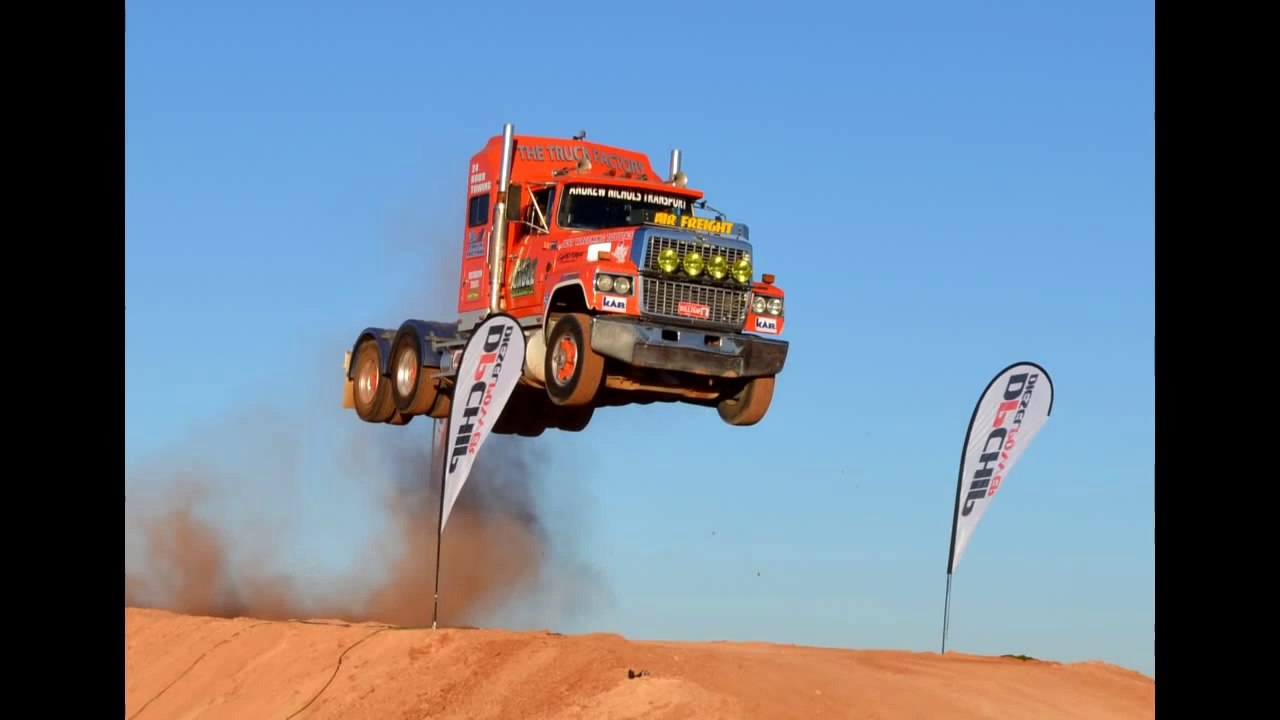 Mega TRUCK Jump