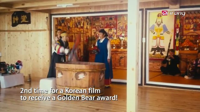 HOSANNA RECEIVES AN AWARD AT THE BERLIN INT'L FILM FESTIVAL 베를린 국제 영화제 단편부문 황금 곰상, 한국의 '호산나'