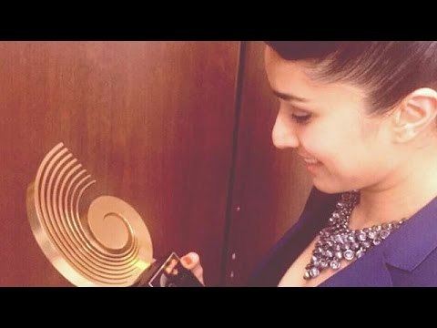 Shraddha Kapoor Wins Her Debut Award As Singer | GIMA Awards 2015