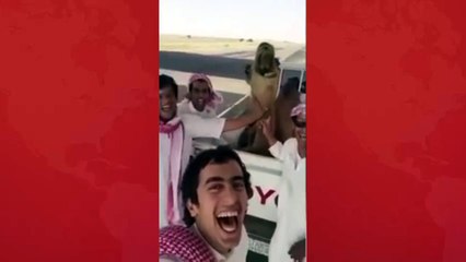 کیا آپ نے اونٹ کو ہنستے ہوئے دیکھا ہے؟