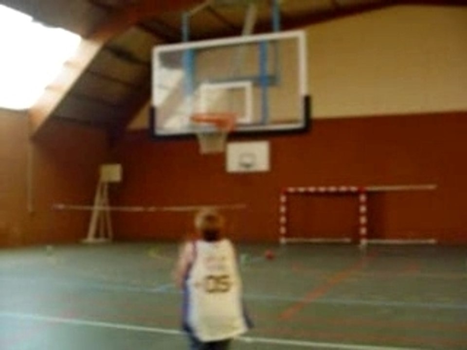 Bilouk first dunk