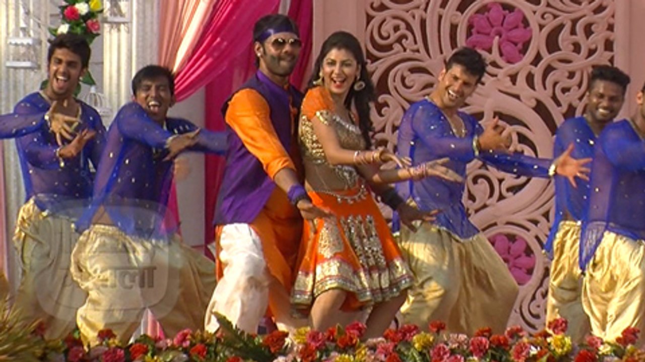 Abhi Pragya Celebrates Holi | HOLI Special Dance Performance | Zee Tv