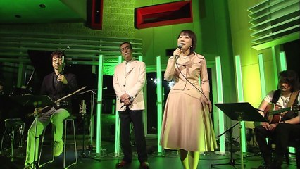 リンゴの花の下で・・トワ・エ・モワ　（二胡奏者）賈鵬芳