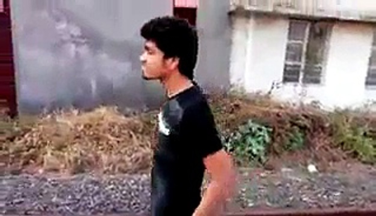 Dangerous Train Accident Video - hdentertainment