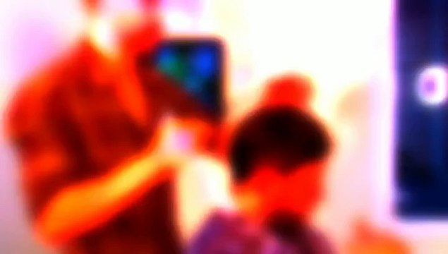 Demo Hair protez saç merkezı protez saç uygulamasi mutlu müşterı Doktor Mitat Aktürk