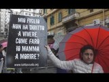 Napoli - Tagli ad assistenza disabili, protesta davanti alla Regione -1- (25.02.15)