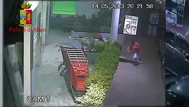 Gioia Tauro (RC) - Sgominata pericolosa banda di rapinatori - immagini degli assalti (25.02.15)