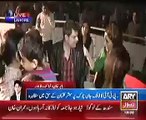 Mubasher Lucman Kiss PTI Lady