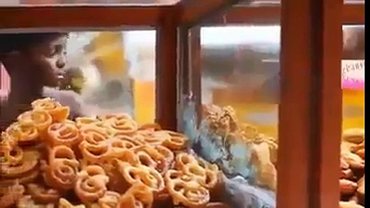 ایک انسان ہونے کے ناطے یہ ویڈیو دیکھنا پوری آپ شئر کرنے پر مجبور ہو جائے گے