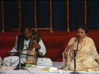 Ghazal - Iqbal Bano - Woh Is Ada Se Jo Aaye