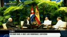 Raúl Castro recibe a Zapatero y Moratinos en un viaje sorpresa a Cuba