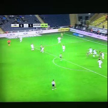 Former Liverpool FC And Chelsea Football Club Midfielder Raul Meireles Scored A Stunning Goal For Fenerbah e