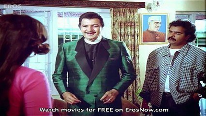 Prem Chopra tries to bribe Jaya Prada - Kaanoon Ki Awaaz