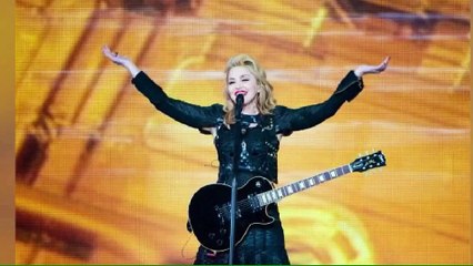 Madonna cade sul palco dei Brit Awards