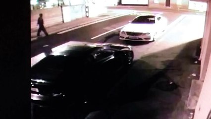 Il essaie de voler une Mercedes et se met KO
