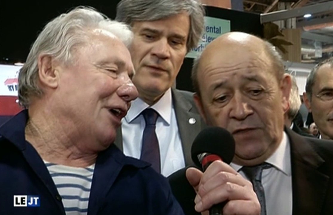Quand Le Foll et Le Drian chantent en breton - ZAPPING ACTU DU 26/02/2015