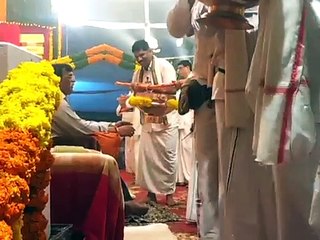 Aniruddha Bapu blessing Udi - Gurupournima 2013