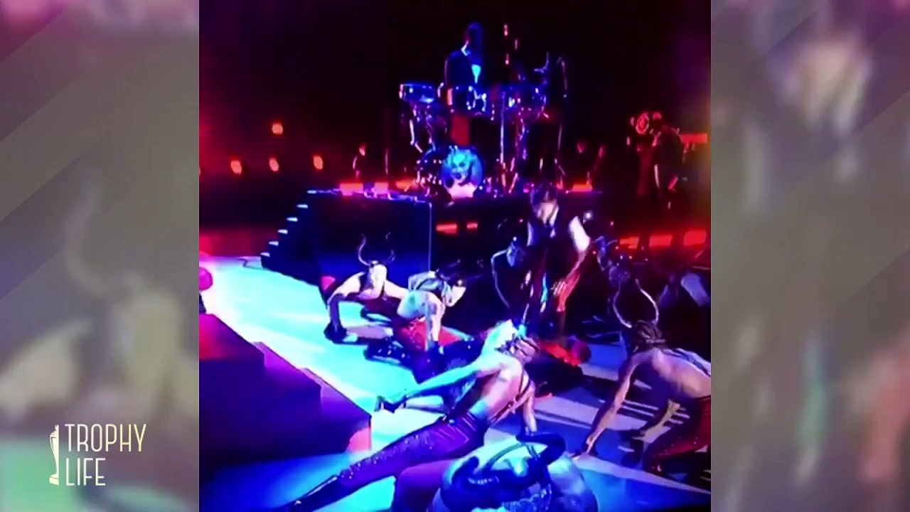 Madonna FALLS On-Stage at Brit Awards 2015- VIDEO (HD)
