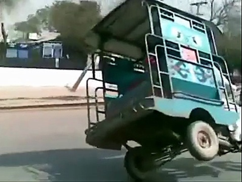 Funny Rickshaw Driving