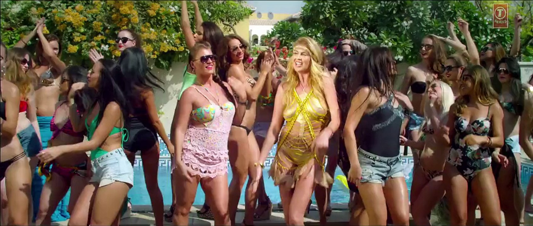 Tipsy Hogai  VIDEO Song - Dilliwaali Zaalim Girlfriend