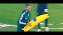 Des supporters de Feyenoord jettent des bananes sur Gervinho - Ligue Europa