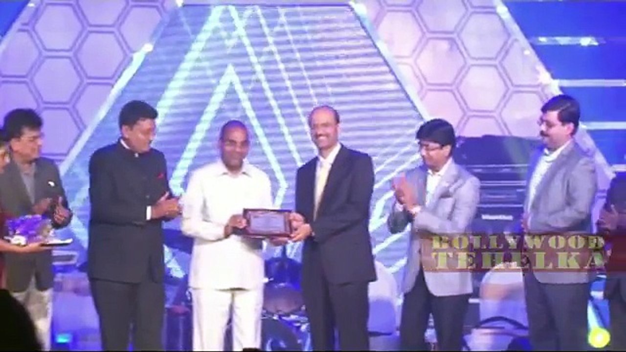 Riteish Deshmukh, Aditya Pancholi and other bollywood celebs at the ICAI CSR awards 2014