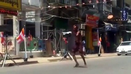 Astig na mOves ni Manong :DDon't forget, hit ' LIKE ' button get latest news, v...