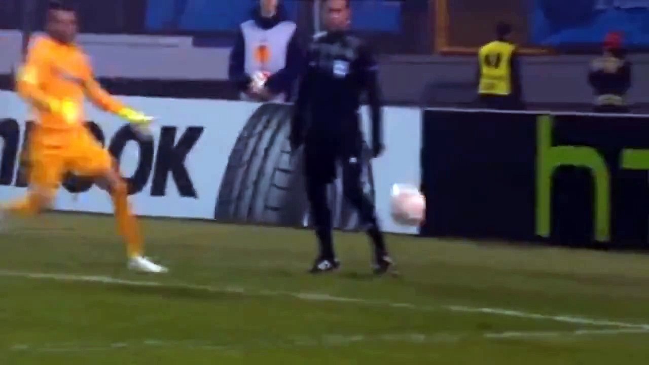 Zenit'in kalecisi dengesini kaybederse...