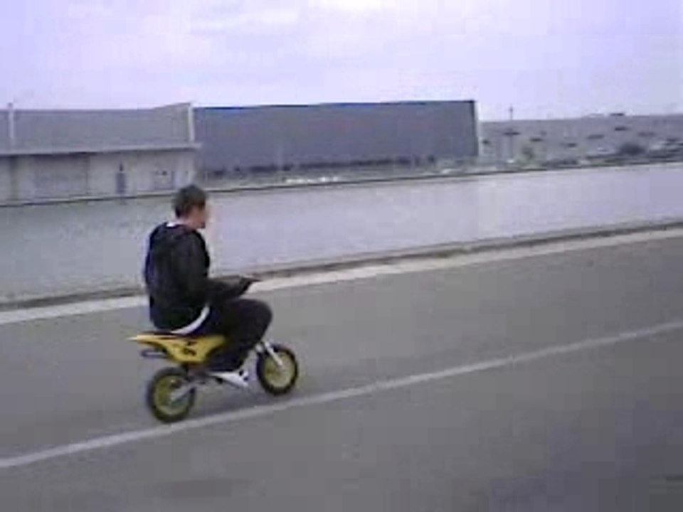 Depart arreté booster70 VS pocket bike
