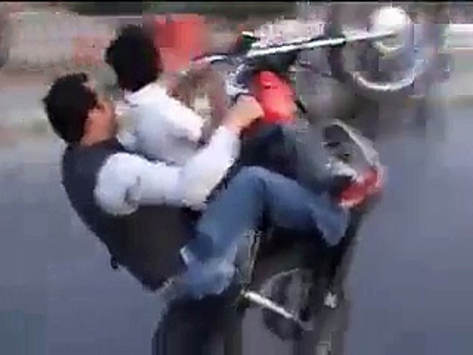 Pakistani top wheelers - talent of pak - amazing bike wheeling - hdentertainment