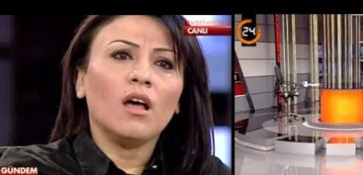 Babası Gözlerinin Önünde Yakılan Amirova Ağlayarak Yayını Terk Etti