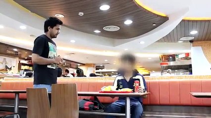 Which gives the little one who isجس کے پاس تهوڑا ہوتا ہے وہی دیتا ہے