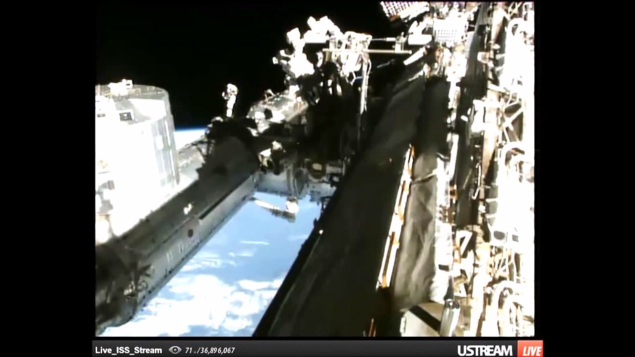 Flash UFO at ISS. 2 Dec 2014