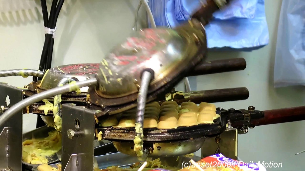 Hong Kong Street Food. Gei Dan Jan Waffles Made in Temple Street, Kowloon