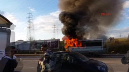 Sakarya Üniversitelileri Taşıyan Minibüs Alev Alev Yandı