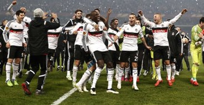 Beşiktaş Liverpool'u Eledi Sosyal Medya Yıkıldı