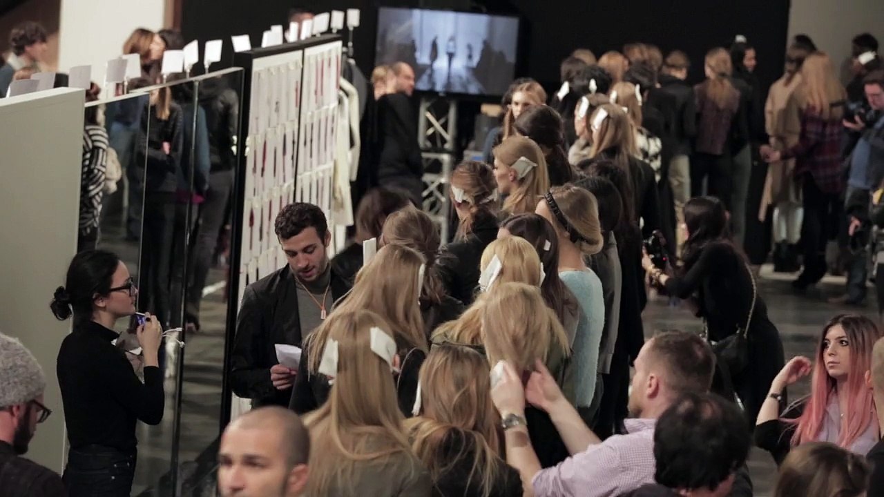 Les cheveux du défilé Fendi automne-hiver 2015-2016 avec Sam McKnight