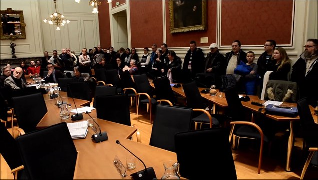 Les mécontents s'invitent au conseil municipal de Châlons-en-Champagne